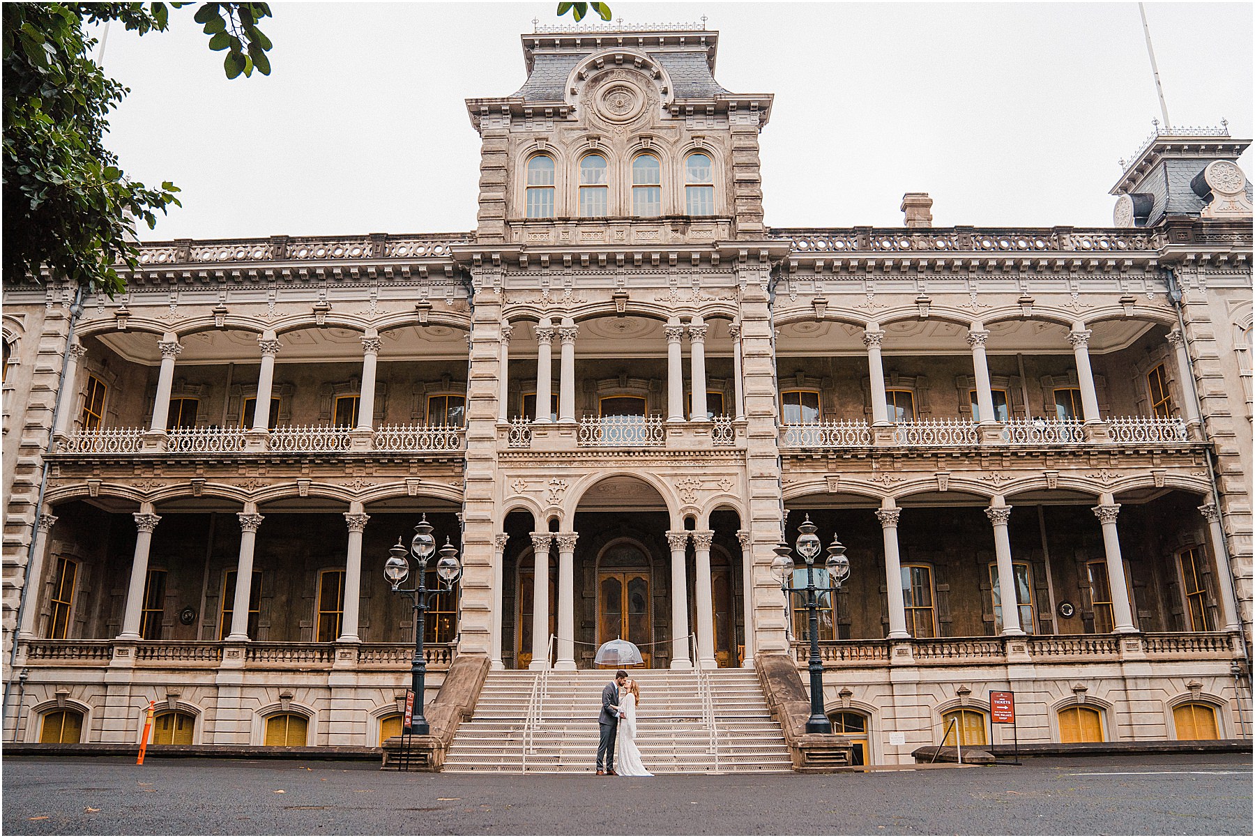 queen's palace oahu hawaii wedding