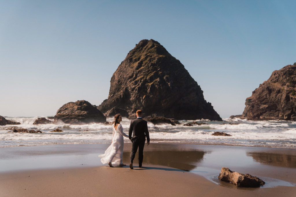 Oregon beach elopement