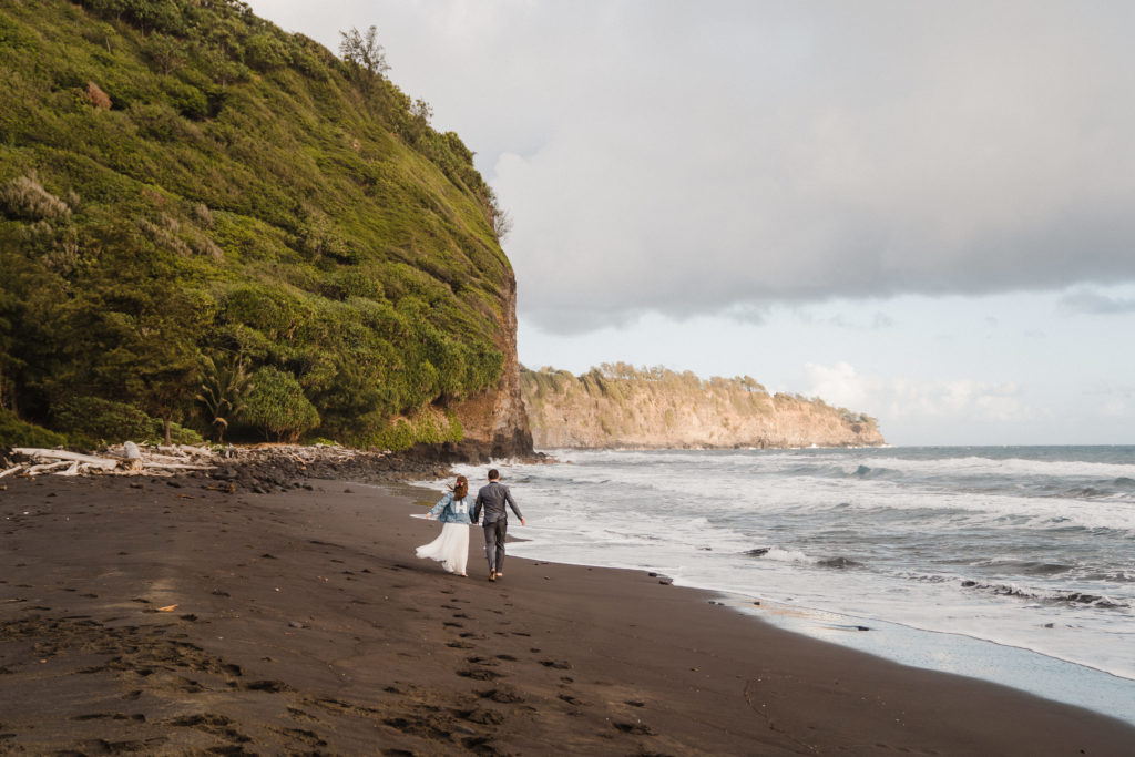 bride and groom in pololu valley big island hawaii