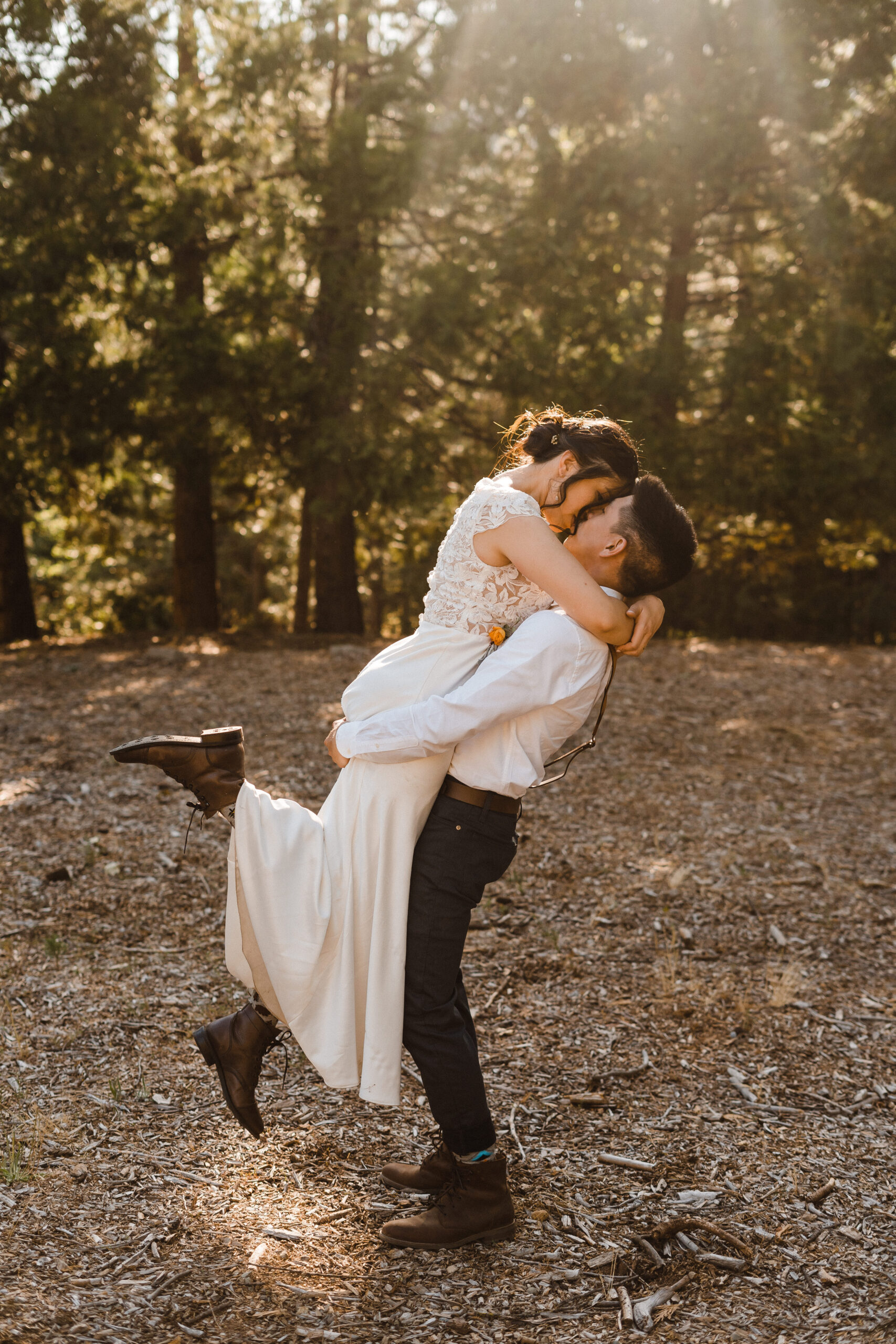 outdoorsy elopement couple eloping in Austin Texas